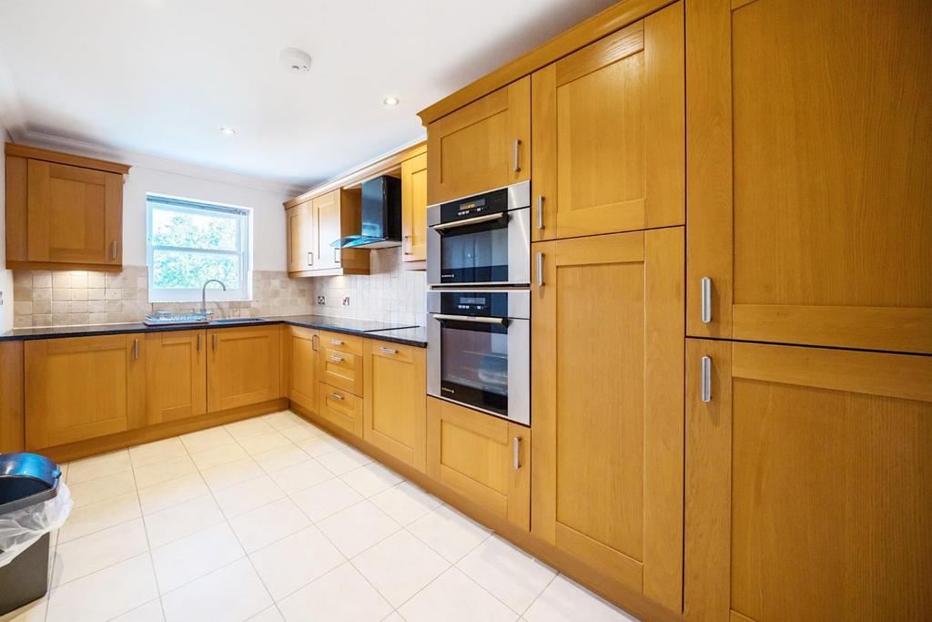 KITCHEN BREAKFAST ROOM.jpg