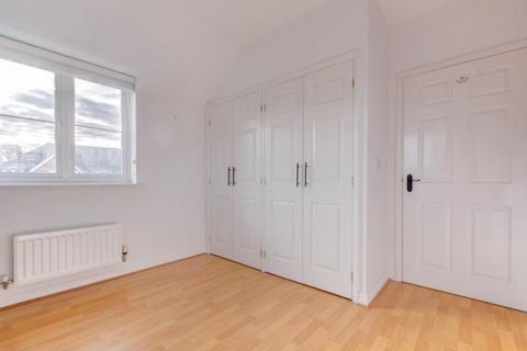 53 Collingtree Court, Solihull, B92 7HU
