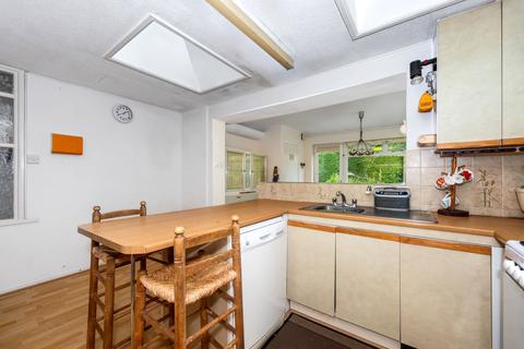 3 bedroom detached house for sale, Horley Row, Horley RH6