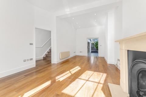 4 bedroom terraced house for sale, Bennerley Road, London, SW11