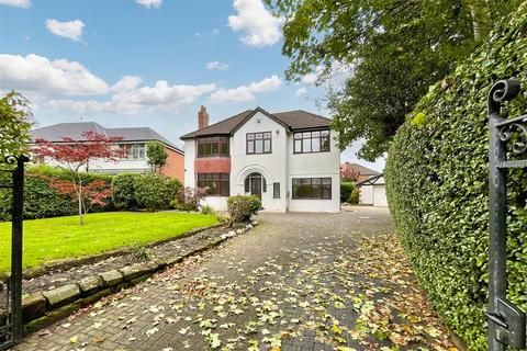 4 bedroom detached house to rent, Ashton Lane, Sale