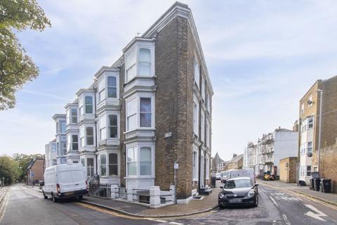 2 bedroom flat for sale, St. Johns Road, Margate, CT9