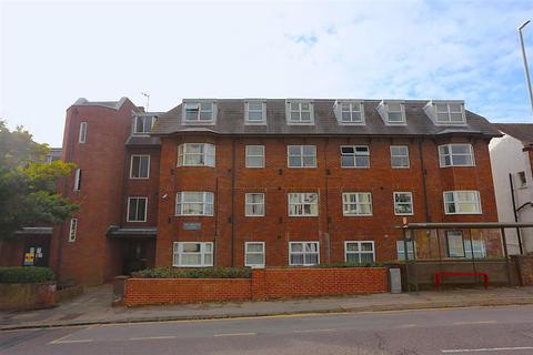 2 bedroom flat to rent, Ditchling Road, Brighton