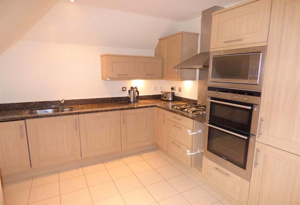 Fitted Kitchen/Breakfast Room