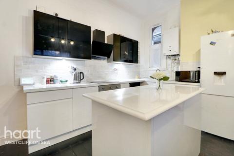 1 bedroom flat for sale, St Vincents Road, Westcliff-On-Sea