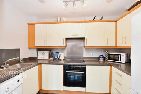 2 bedroom apartment to rent, Lion Terrace Portsmouth PO1