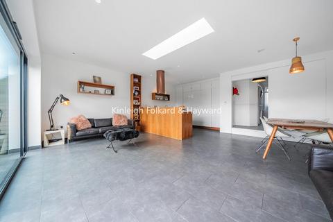 33 Polsted Road, London, SE6 4YH