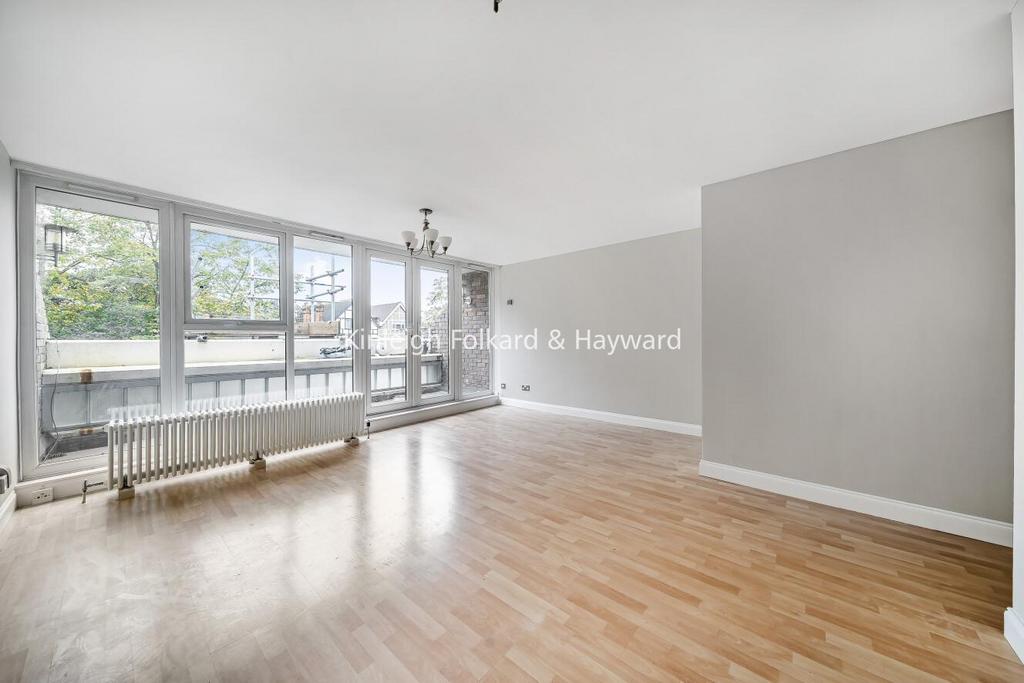 London Lane, Bromley 2 bed flat for sale £325,000