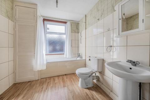 11 Cissbury Road, London, N15 5PU