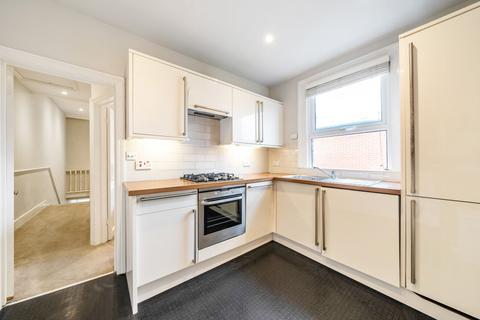 3 bedroom flat for sale, Leverson Street, London SW16