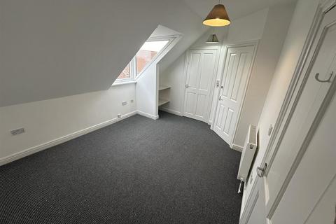 2 bedroom flat to rent, Newbegin, Hornsea