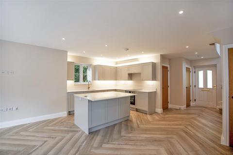 56 Winterslow Road, Porton, Salisbury, SP4 0JU