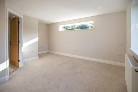 56 Winterslow Road, Porton, Salisbury, SP4 0JU