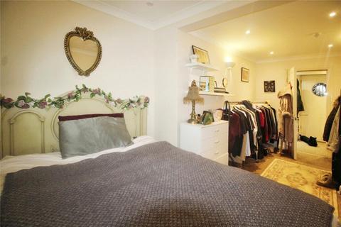 1 bedroom flat to rent, Adelaide Crescent, Hove