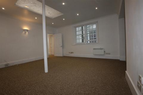 1 bedroom flat to rent, Adelaide Crescent, Hove