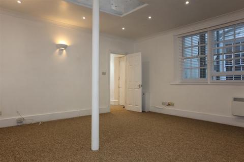 1 bedroom flat to rent, Adelaide Crescent, Hove