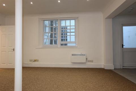 1 bedroom flat to rent, Adelaide Crescent, Hove