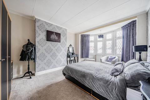 27 Burnham Drive, Worcester Park, KT4 8SE