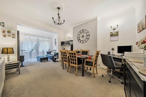 27 Burnham Drive, Worcester Park, KT4 8SE
