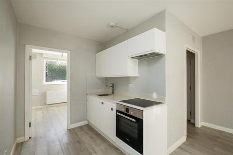 1 bedroom flat to rent, Putney Hill, London