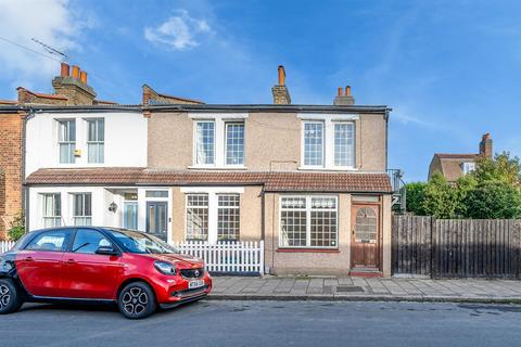 2 bedroom maisonette for sale, Foxbury Road, Bromley