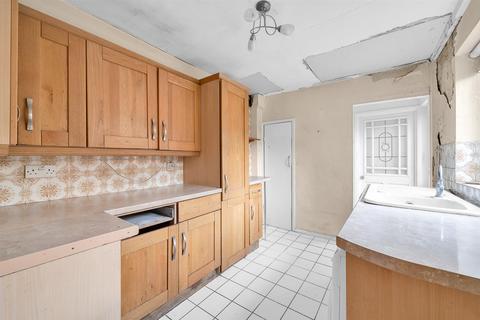 2 bedroom maisonette for sale, Foxbury Road, Bromley