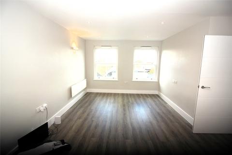 2 bedroom flat to rent, High Street, Kent DA11