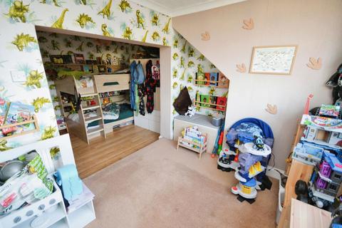 15 Clarence Road, Corringham, Stanford-le-hope, SS17 9BL