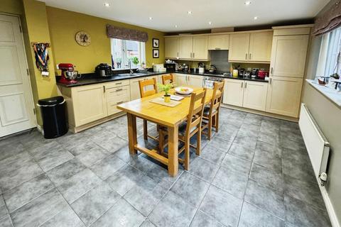 4 bedroom detached house for sale, Eastcote Avenue, Telford TF4