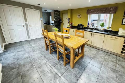 4 bedroom detached house for sale, Eastcote Avenue, Telford TF4