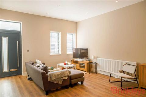 1 bedroom apartment to rent, Mount Road, London