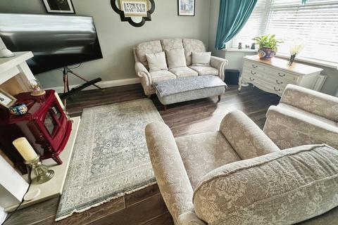 8 Faversham Road, Burton-on-trent, DE13 0PY
