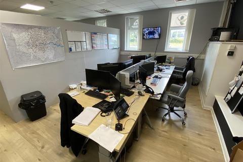 Office to rent, Chigwell Lane, Loughton