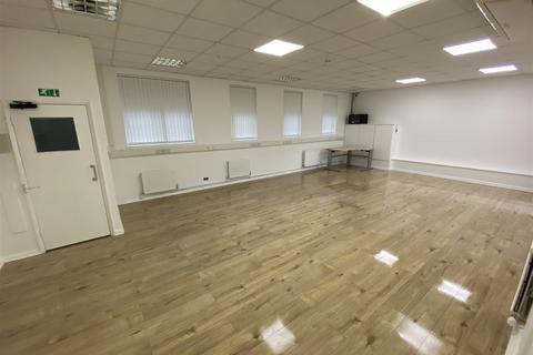 Office to rent, Chigwell Lane, Loughton