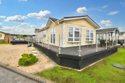 2 bedroom park home for sale, Kings Park, Canvey Island SS8