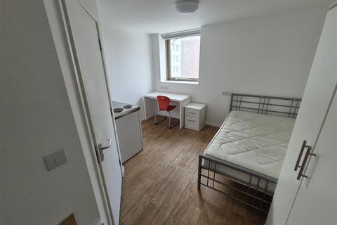 Studio to rent, ALL BILLS INCLUDED (exc council tax)