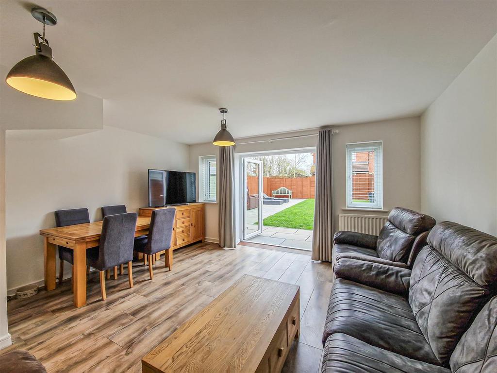 Spacious living dining room