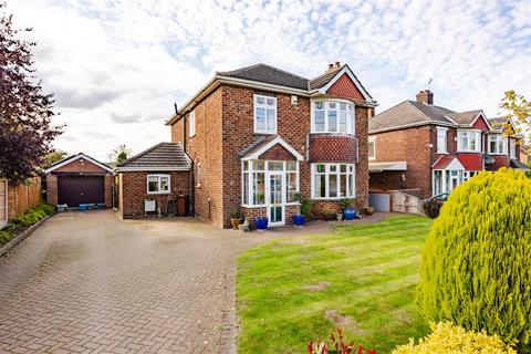 3 bedroom detached house for sale, North Street, Winterton