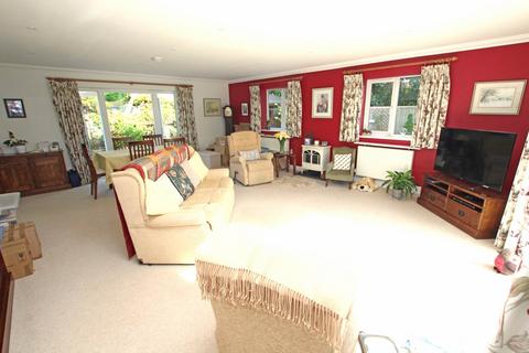 3 bedroom detached house for sale, Decoy Drive, Eastbourne, BN22 9PP