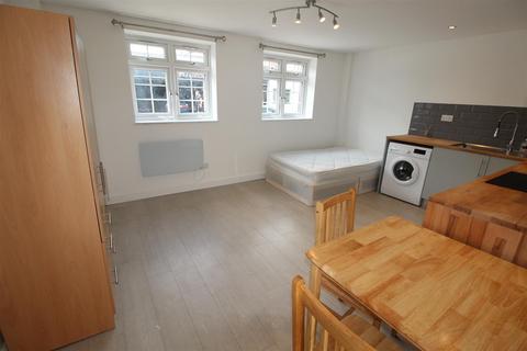 Studio to rent, Jasmine Court, Borehamwood WD6