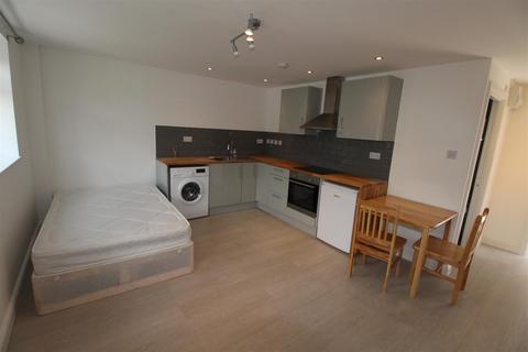 Studio to rent, Jasmine Court, Borehamwood WD6