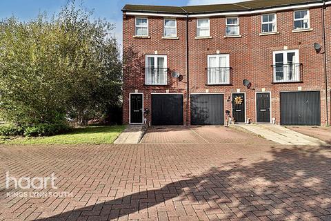 4 bedroom townhouse for sale, Wilson Crescent, King's Lynn