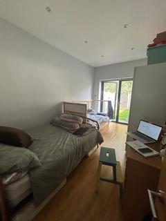 1 bedroom flat to rent, Whitworth Road, Orchid House, SE25