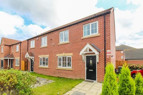 3 bedroom house for sale, Timperley Close, Wakefield WF1