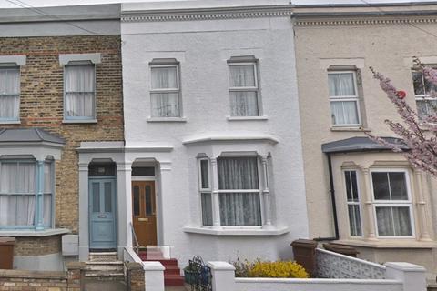 4 bedroom terraced house to rent, Blurton Road, London E5