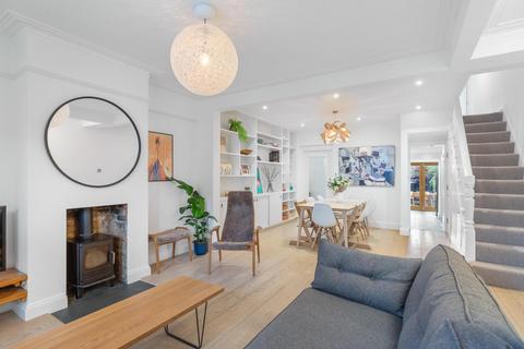 17 Pyrmont Road, London, W4 3NR