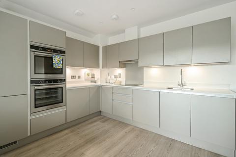 2 bedroom penthouse for sale, Flambard Way, Godalming, GU7