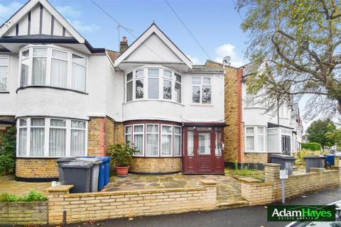 3 bedroom apartment to rent, Hutton Grove, London N12