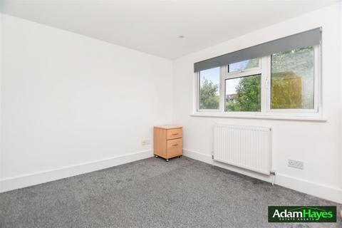 3 bedroom apartment to rent, Hutton Grove, London N12