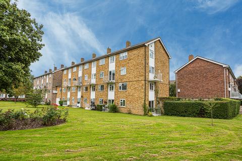 3 bedroom maisonette to rent, The Ridgeway, Herts AL4